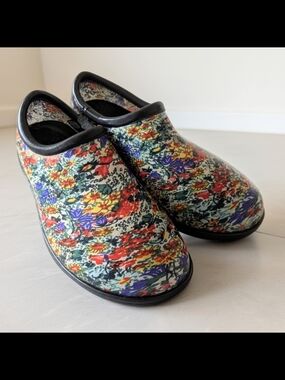 Groundwork Vibrant Floral Slip-On Garden Clogs with Black Trim Size 8